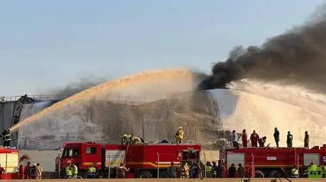عدسة RT توثق السيطرة على حريق خزان 402-T بمستودع ا...