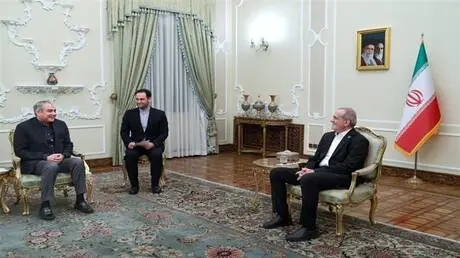 الرئيس الإيراني: نؤكد على ضرورة الارتقاء وتعزيز ال...