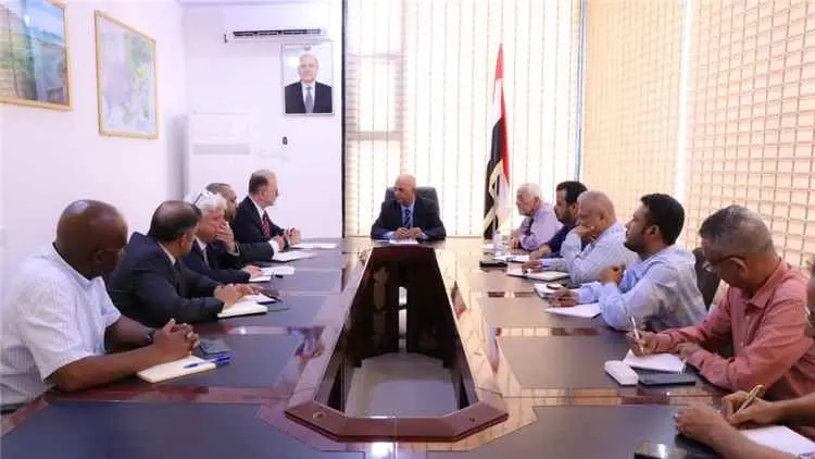 وزير المياه يبحث مع اليونيسف تعزيز التعاون في مجال...