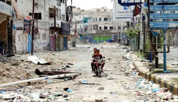الحوثي ينذر سكان هذه المناطق باخلاء فوري ومغادرة م...