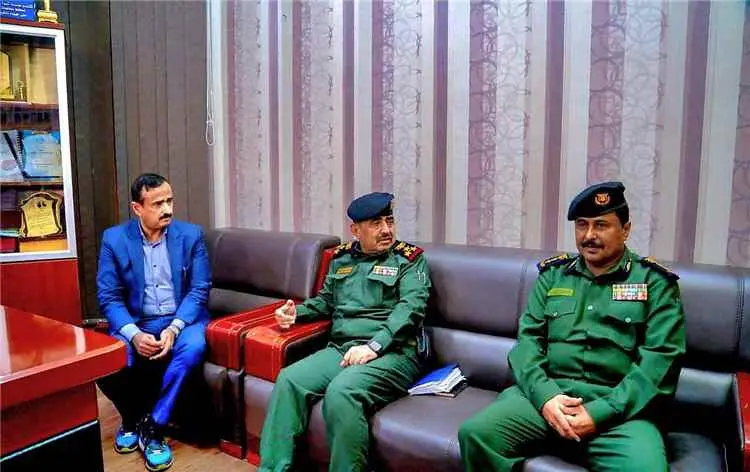 محافظ شبوة يطّلع على خطة الانتشار الأمني الجديدة ب...