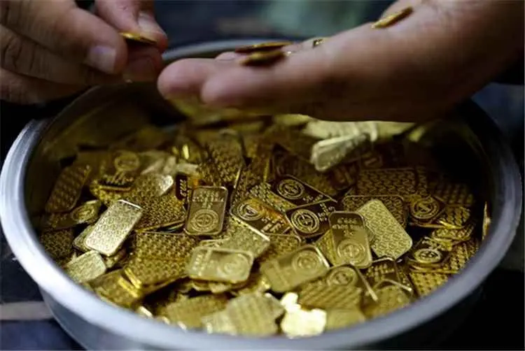 أسعار الذهب ترتفع إلى أعلى مستوى في شهرين