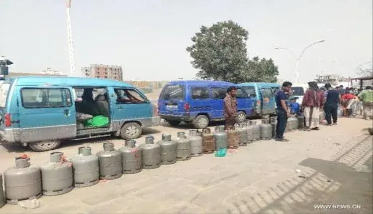 أزمة الغاز في عدن تتفاقم وسط حلول حكومية غائبة