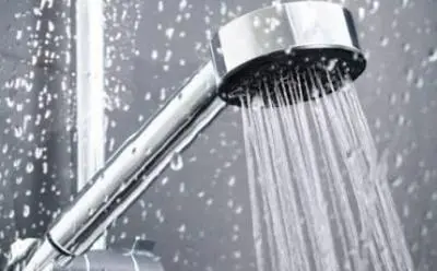 ماذا يحدث لجسمك عند الاستحمام بالماء البارد يومياً...
