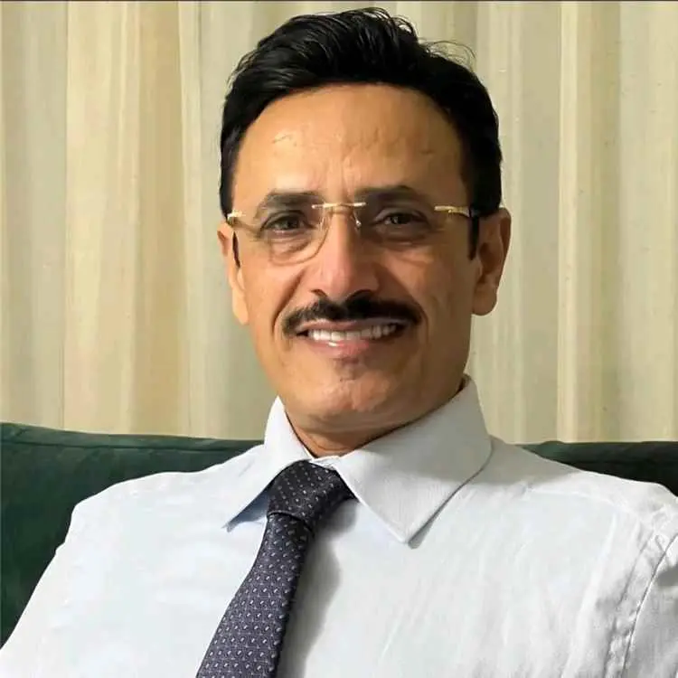 أنور الأشول: العليمي يراهن على الإعلام الوطني لاستعادة الرواية اليمنية ومواجهة آلة الدعاية الحـ.ـوثية