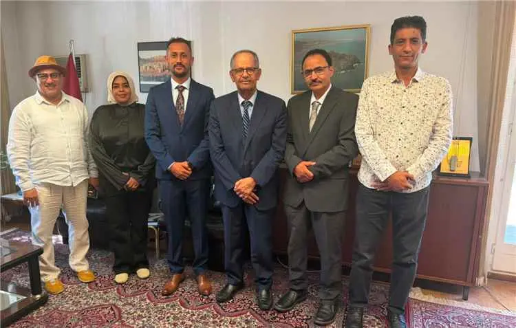 السفير علي محمد مجور يلتقي الهيئة الإدارية الجديدة...