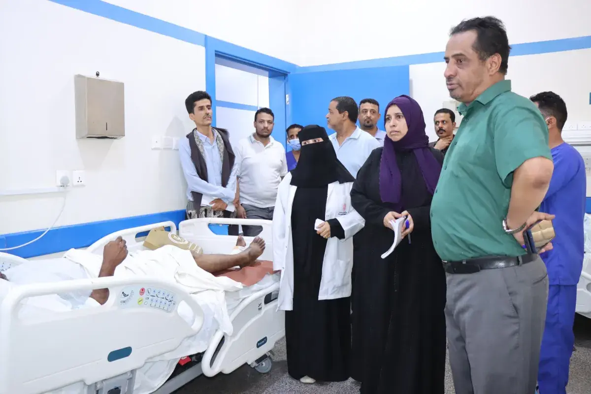 اللجنة الوطنية للتحقيق تتفقد مصابي الهجمات الحوثية...