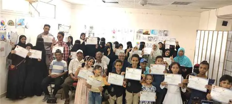 80 شابًا وطفلًا يخوضون تجربة فنية مجانية في المسرح...