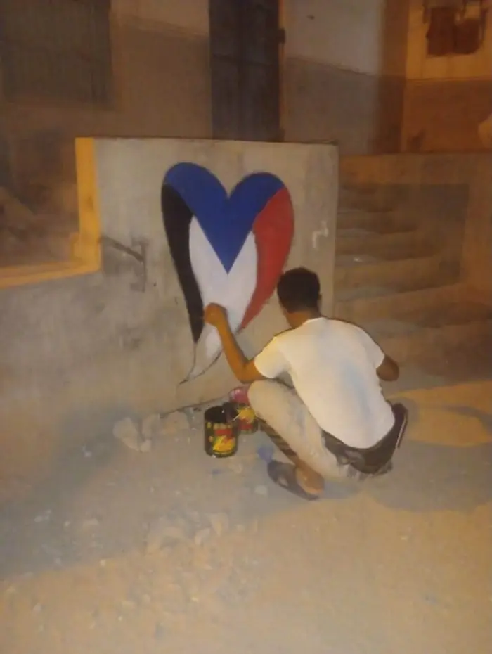 مراكز انتقالي سيئون تطلق حملة ميدانية لرسم الأعلام...