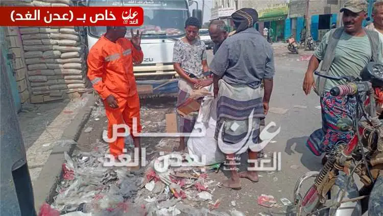 استمرار حملة النظافة في الشارع العام بمديرية أحور