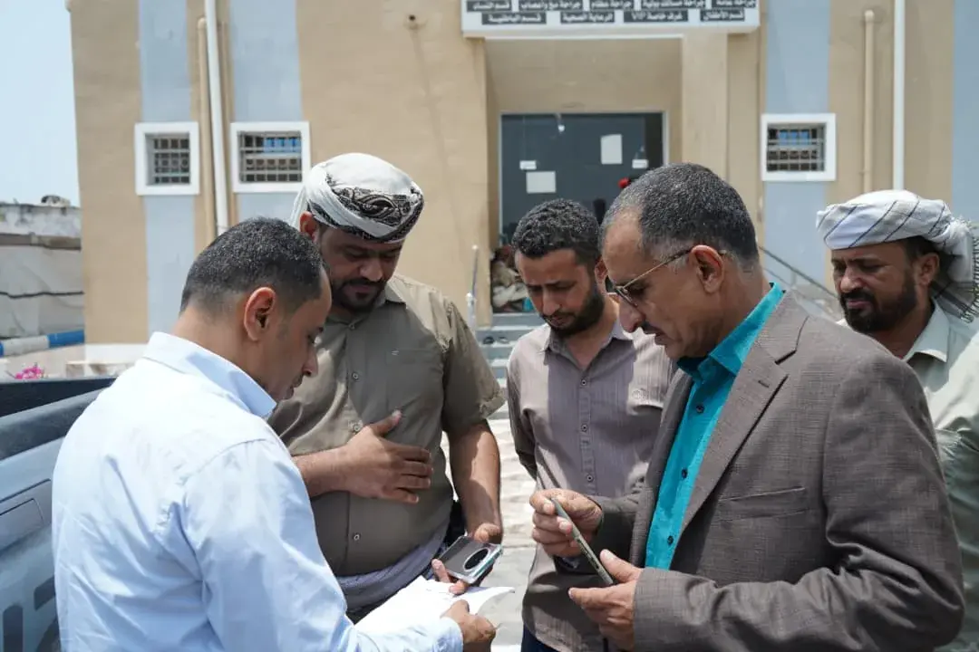 محافظ لحج يوجه بتفقد جرحى جبهة حيفان ويؤكد أن تضحي...