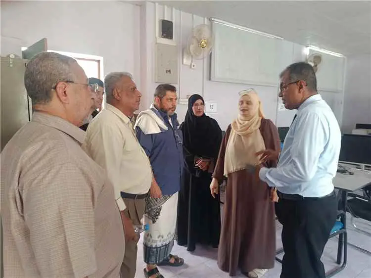 مدير عام المعلا يتفقد عددًا من مدارس المديرية ويقف...
