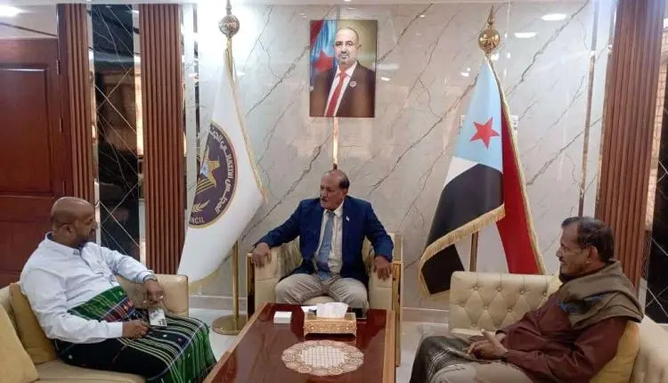 هرهرة يلتقي رئيس كتلة وادي حضرموت في الجمعية الوطن...