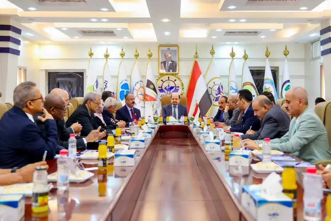 رئيس الوزراء يزور وزارة النقل ويوجه برفع مستوى الج...