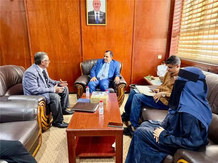 السقطري يوجّه بإعطاء أبين أولوية في المشاريع الزرا...