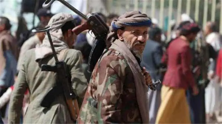 الحوثيون يشيّعون 37 من عناصرهم في ست محافظات بينهم ضباط برتب رفيعة