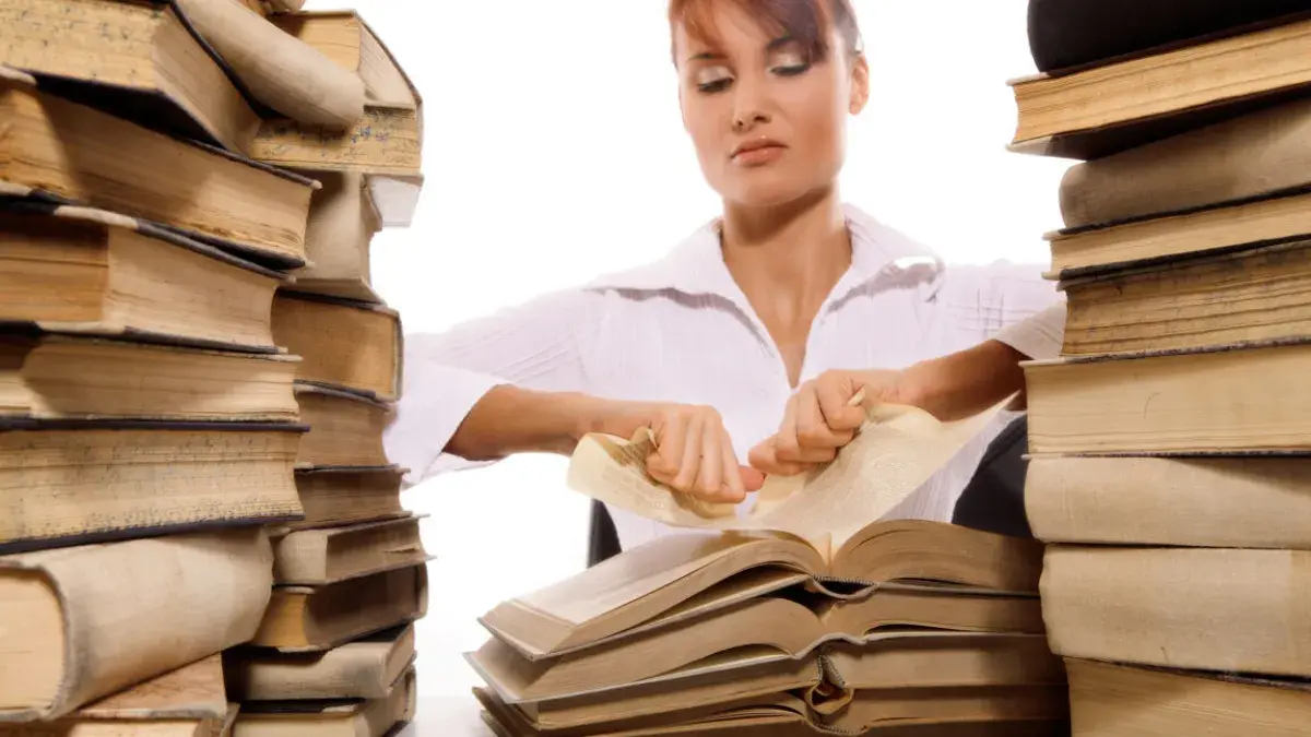 أمازون تدمر كتباً نادرة لتدريب الذكاء الاصطناعي.....