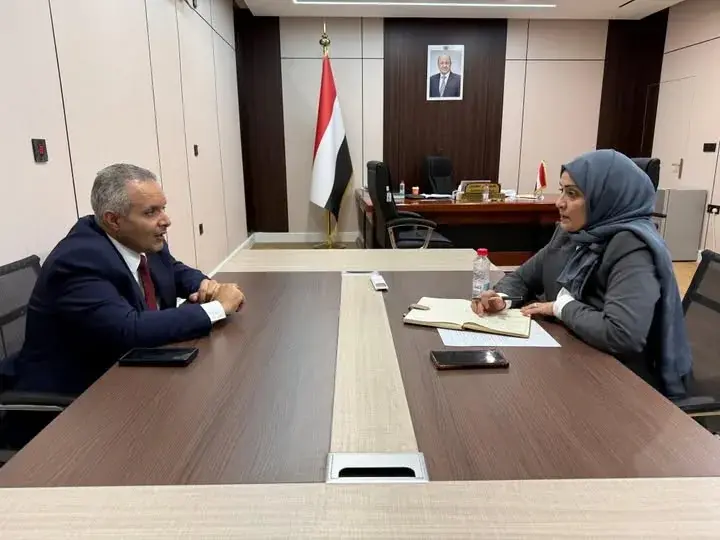 وزير الشؤون الاجتماعية والعمل يبحث مع وزيرة الشؤون القانونية تعزيز التنسيق المؤسسي والقانوني