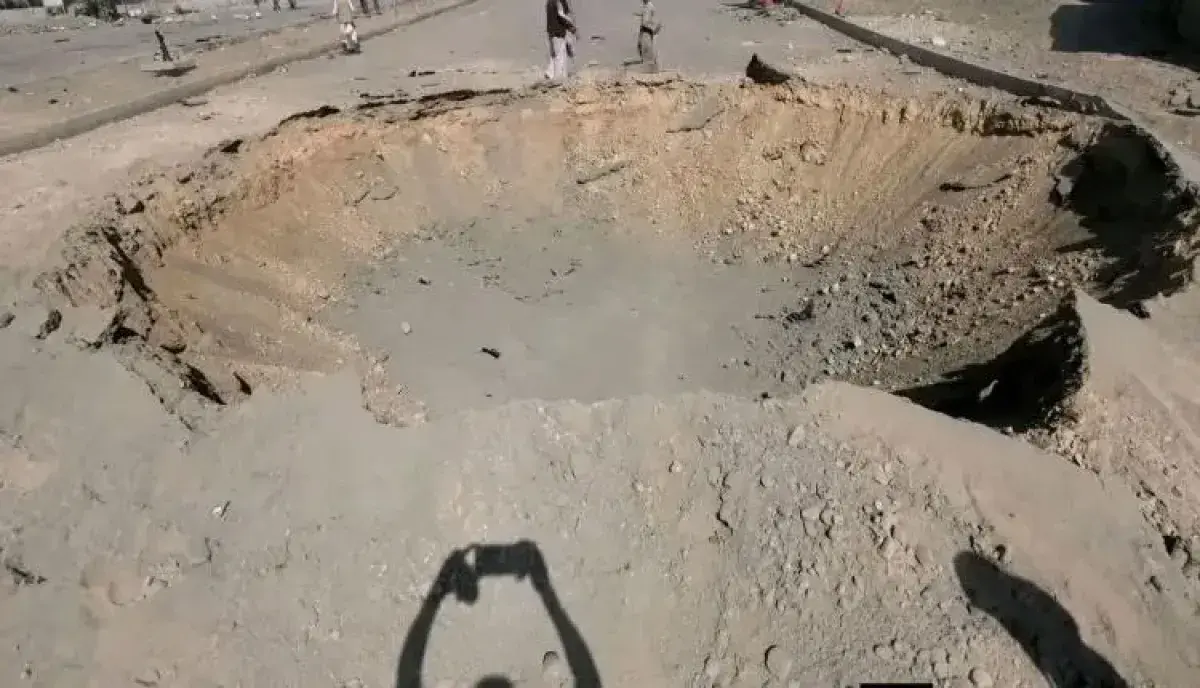 اسرار | عدوان صاروخي ومسيرات حوثية يستهدف مدينة مأ...