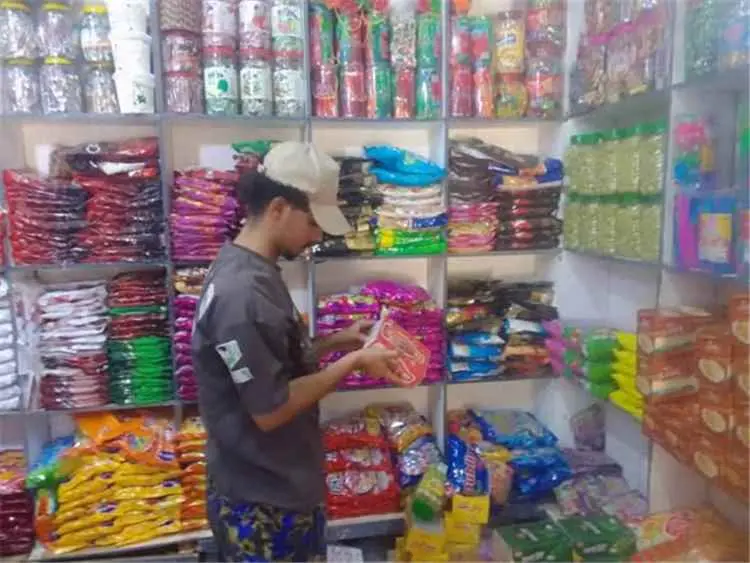 صناعة صيرة بعدن تستمر بالرقابة على أسواق البز والك...