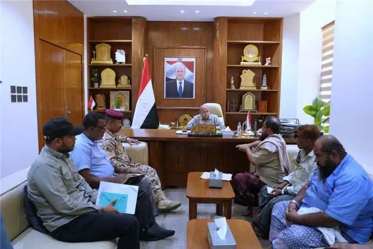 الخنبشي يشدد على الالتزام بلوائح الصيد وحماية المن...