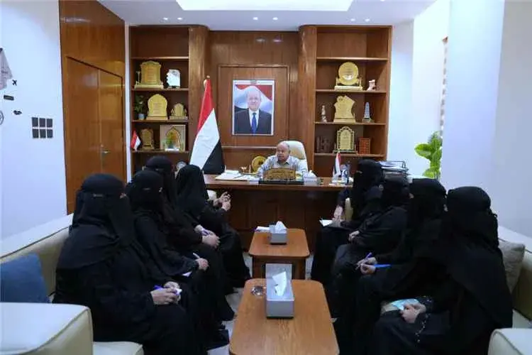 الخنبشي يطلع على التحضيرات للمؤتمر الأول للرائدات...