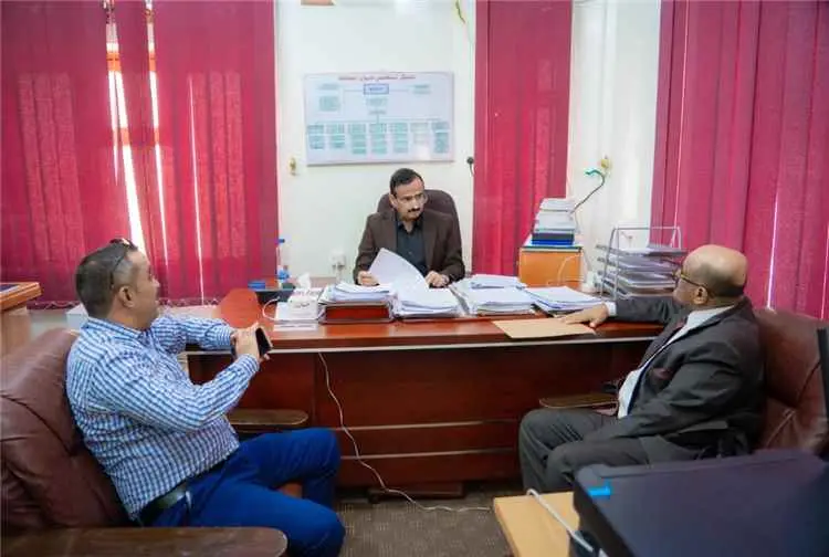 محافظ شبوة يناقش آليات الاستفادة من المنحة الكويتي...
