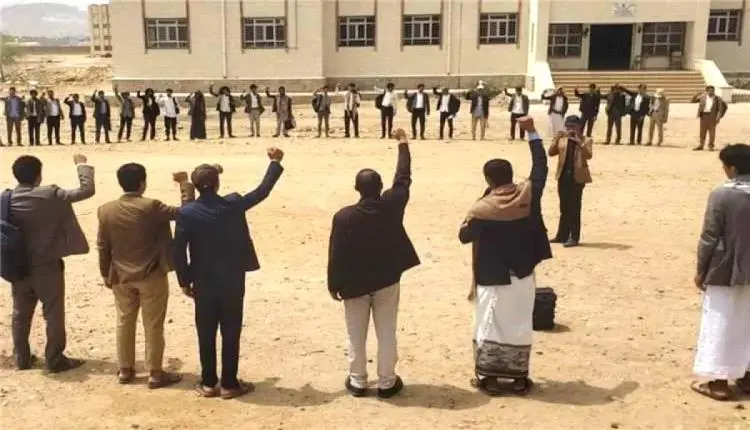 رفض قبلي متزايد.. الحوثيون يفشلون في تعويض خسائرهم...