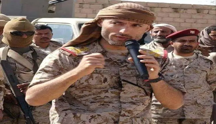 رتبة فريق وتعينه مستشار.. العليمي يواصل توزيع الرتب العسكرية على قيادات الإخوان