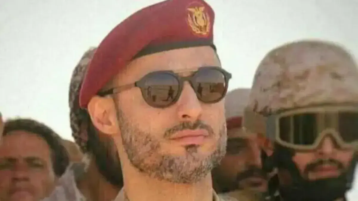 اليمن.. العليمي يعيّن هاشم الأحمر مستشاراً عسكرياً...
