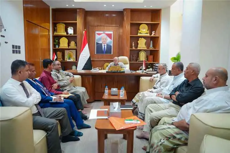 محافظ حضرموت يناقش أوضاع المنافذ الجمركية ويقر توج...