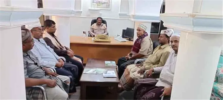 مدير عام تريم يطلع على تحضيرات حافة السوق لمطلع ال...