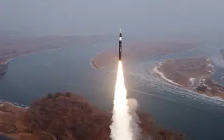 كوريا الشمالية تطلق صواريخ بعد إعلان ترامب عزمه لق...