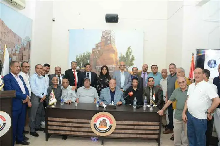 الرئيس علي ناصر محمد يشارك في أربعينية الأديب والإ...