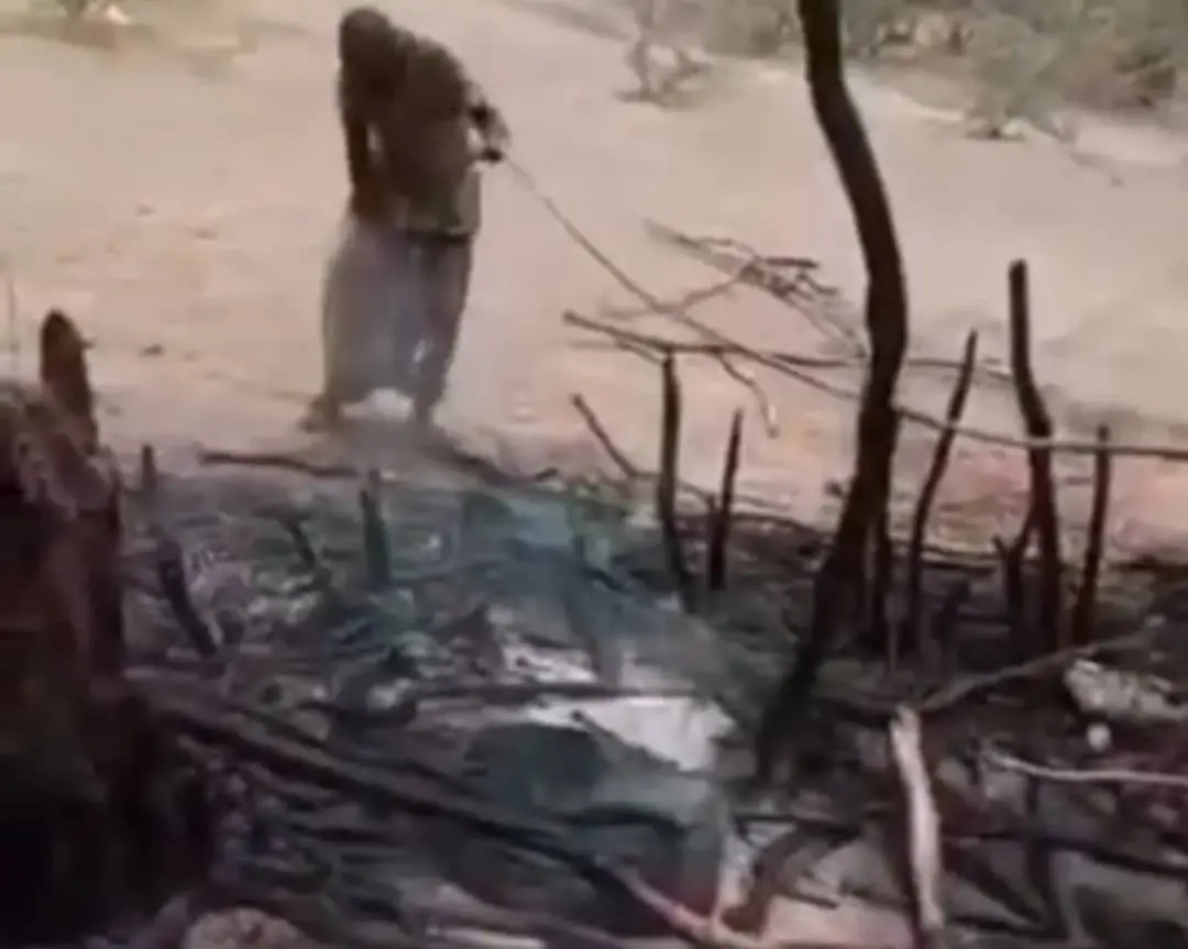 حريق هائل يدمر منزل أسرة في المخا ويتركها بلا مأوى