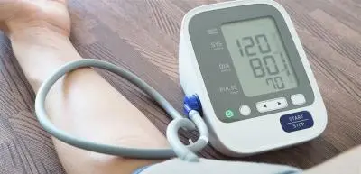 9 عادات يومية قد ترفع ضغط الدم