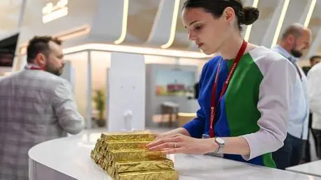 الذهب يتجه لتحقيق مكاسب للأسبوع الثالث على التوالي