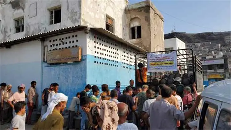 بتوجيهات مدير عام مديرية التواهي.. توزيع 200 أسطوا...