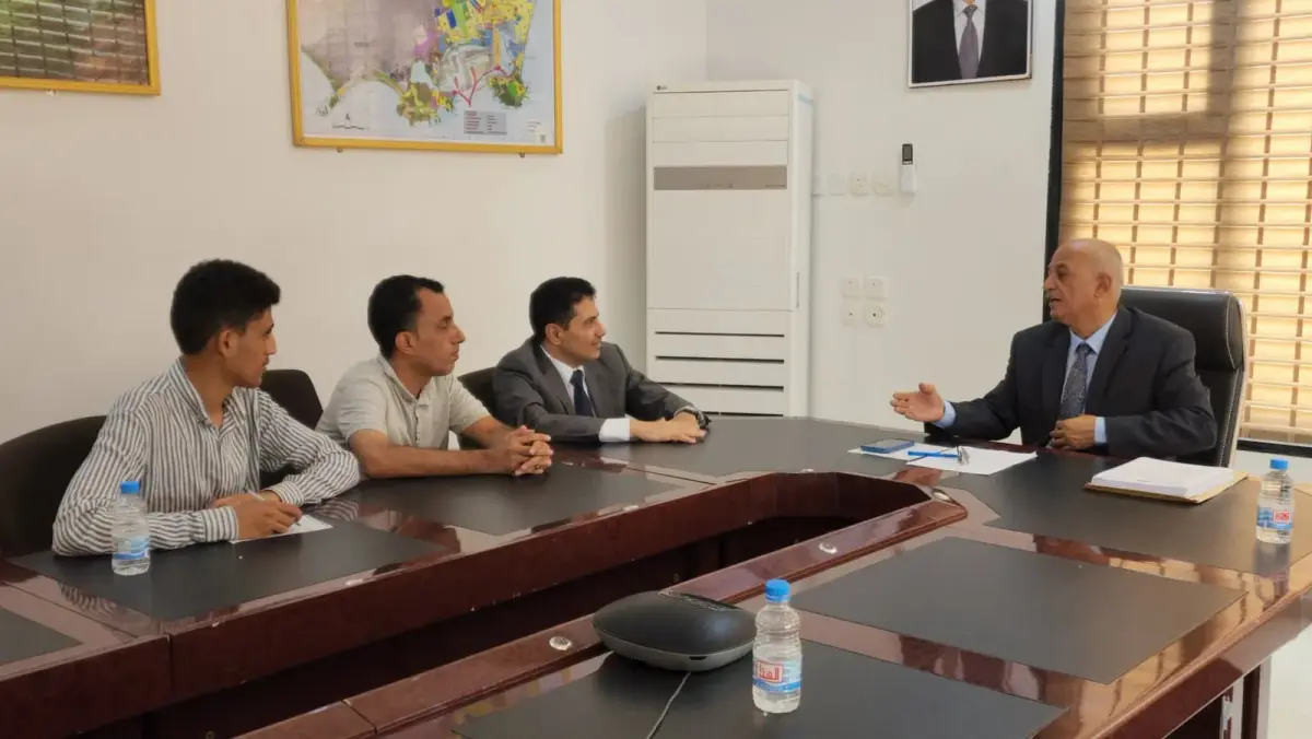 وزير المياه والبيئة يبحث مع رئيس مؤسسة المستثمر ال...