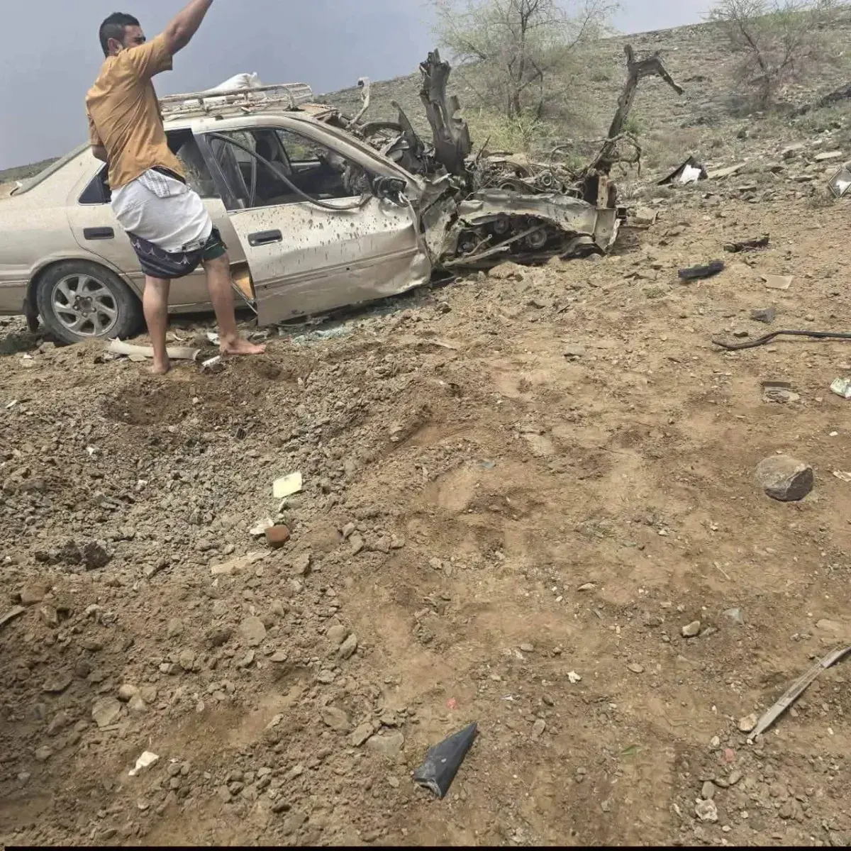 نجاة ثلاثة أشخاص من انفجار لغم حوثي بسيارة في مدير...