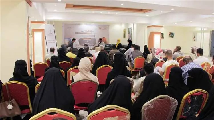 مكتب الثقافة بساحل حضرموت يشهر ويوقع «مرافئ» و«خفا...