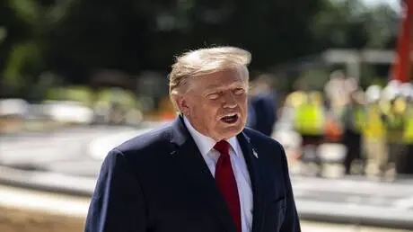 ترامب يهدد الأمريكيين بأن الديمقراطيين سيأخذون أسل...