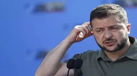 زعيم حزب فرنسي عن تعويم زيلينسكي في السلطة: "لم يت...