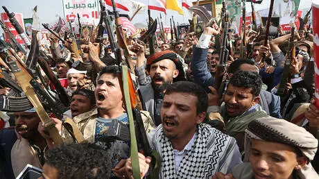 وزارة خارجية الحوثيين تدعو السلطات اللبنانية إلى ق...