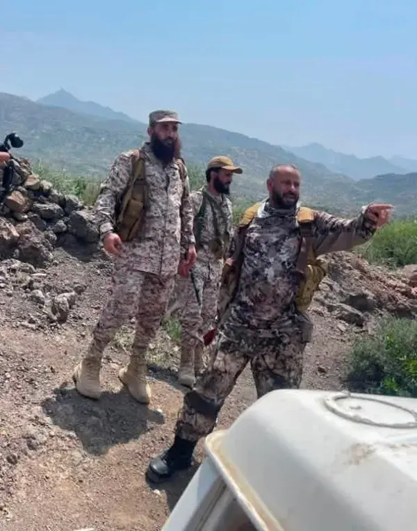 قيادات عسكرية تتفقد خطوط التماس بالضالع وتشدّد على...