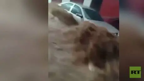 فنزويلا.. فيضانات في شوارع العاصمة كاراكاس