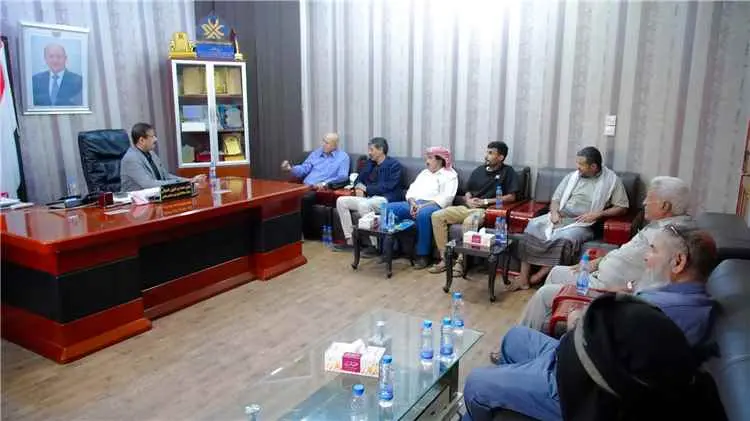 شبوة تبحث تأهيل منشآت عياذ النفطية استعدادًا لاستئناف التصدير