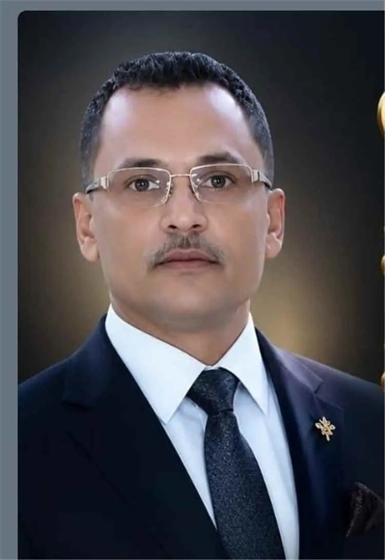 د.  علي القحطاني يواجه ياسر اليافعي بسؤال حاد: لماذا انتصرت لقيادات الانتقالي ونسيت أبناء جحاف؟