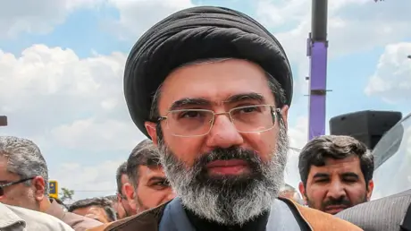 شاهد.. ظهور جديد للمرشد الأعلى الإيراني مجتبى خامن...