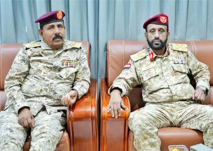 قائد المنطقة العسكرية الثانية يستقبل قائد محور الغ...